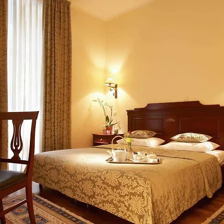 ルクセンブルク ホテル 3*